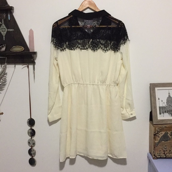 Romeo & Juliet Couture Dress - Picture 2 of 5